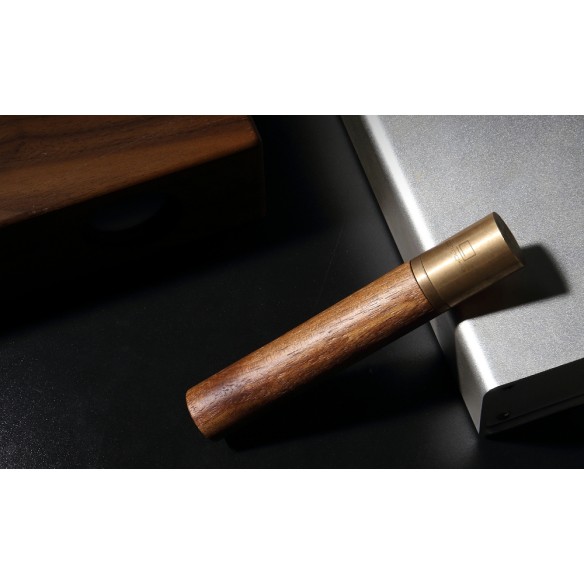 FLAMELESS ELEMENT LIGHTER, Walnut Wood